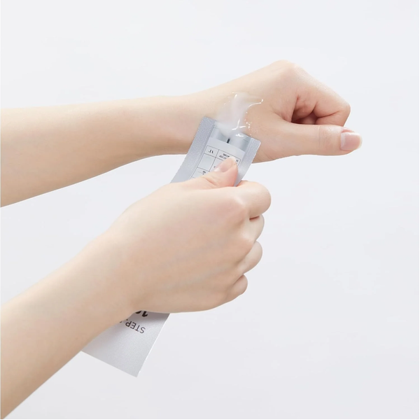 Маска-перчатки для питания и увлажнения VT Reedle Shot Nourishing Hand Mask, 16 мл (1 пара) 3713 фото