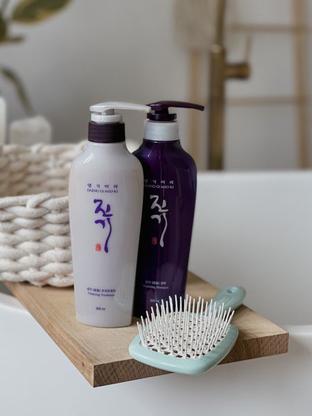 Восстанавливающий шампунь для волос Daeng Gi Meo Ri Vitalizing Shampoo, 300 мл 0610 фото